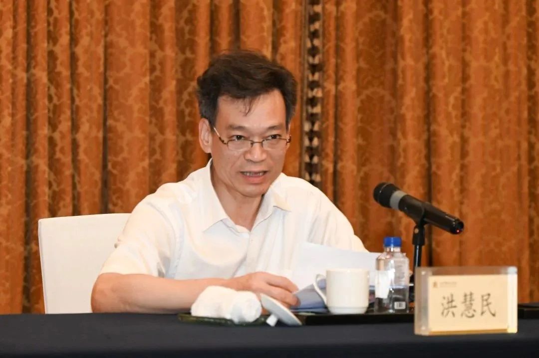 首页>新闻中心>会务动态>报告会上,与会人员共同聆听了张进,蒋超两位